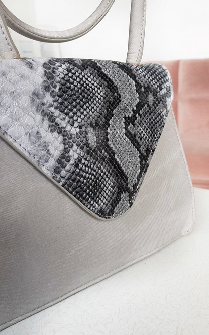 Elegant Croc Print Shoulder Handbag - Stylish Faux Leather Purse with Button Fastening