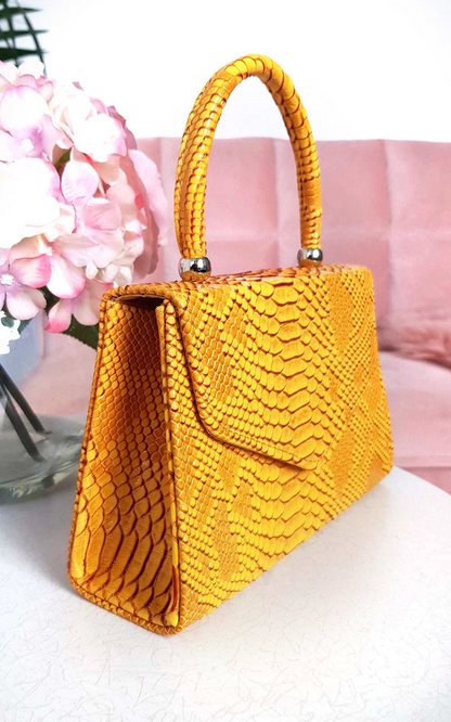 Elegant Croc Print Handbag - Stylish Nude Faux Leather Purse with Chain Strap