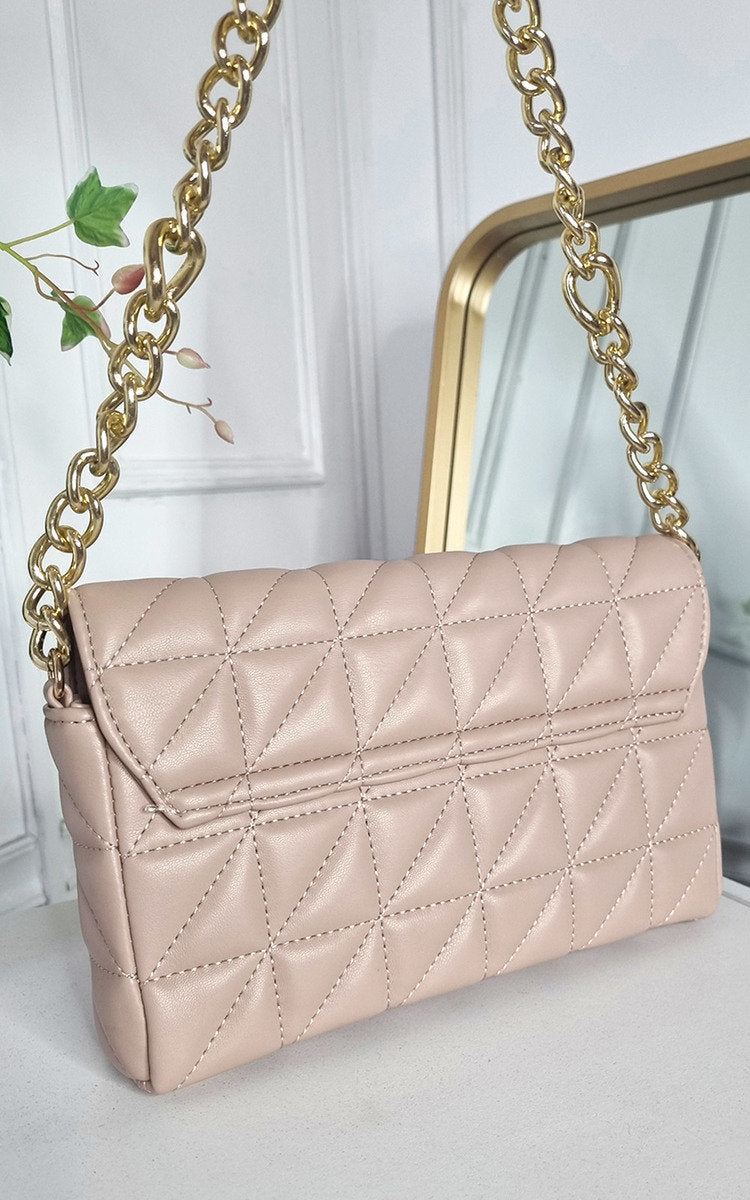 Stylish Faux Leather Padded Handbag with Gold Chain Detail - Perfect for Any Occasion