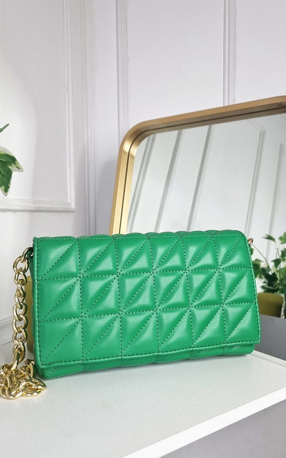 Stylish Faux Leather Padded Handbag with Gold Chain Detail - Perfect for Any Occasion